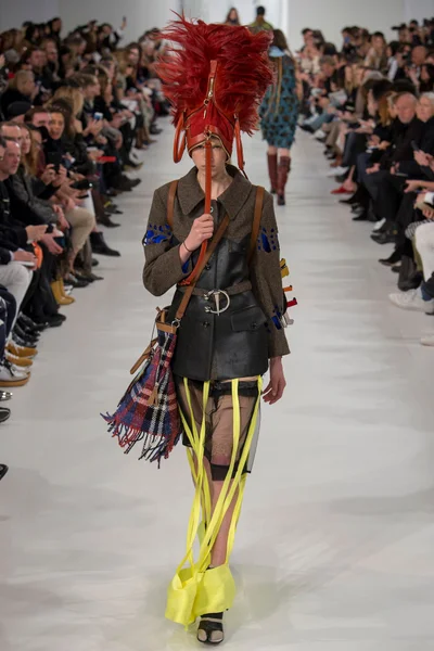 Look 29